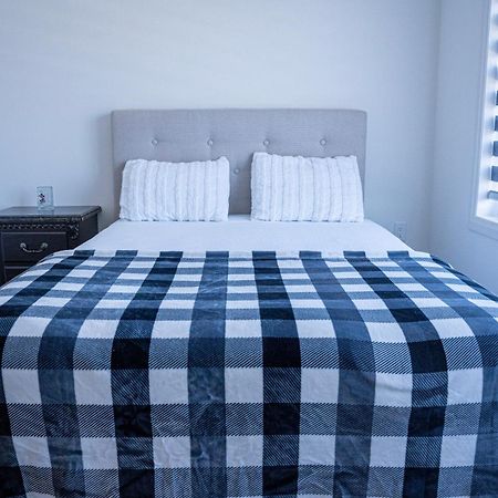 Modern 4Br House In Barrie! 빌라 외부 사진